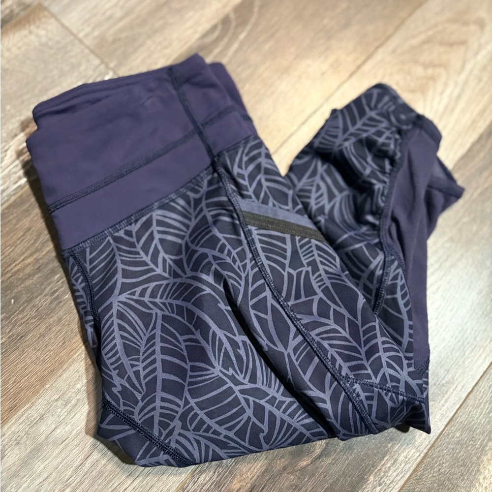 Lululemon Run A Marathon Crop II Size 6 - Picture 6 of 6